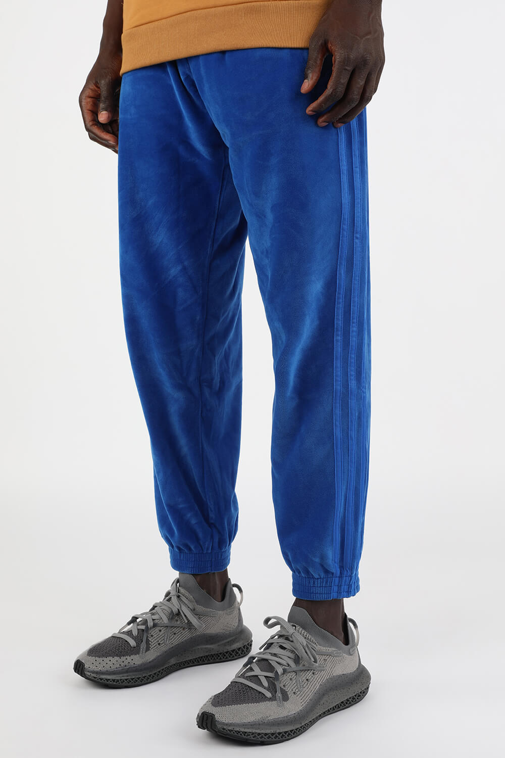 תמונת כל הלוק של 4D Fusio Shoes in Grey